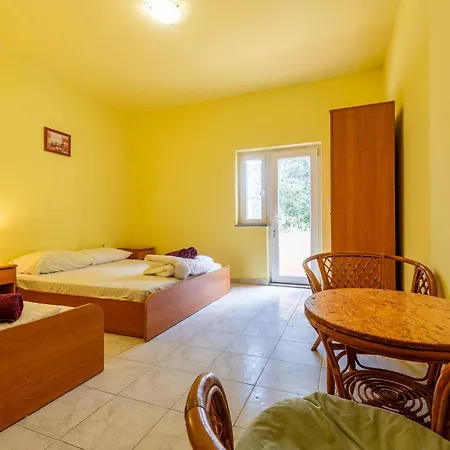 Apartamento Beautiful In With Wifi